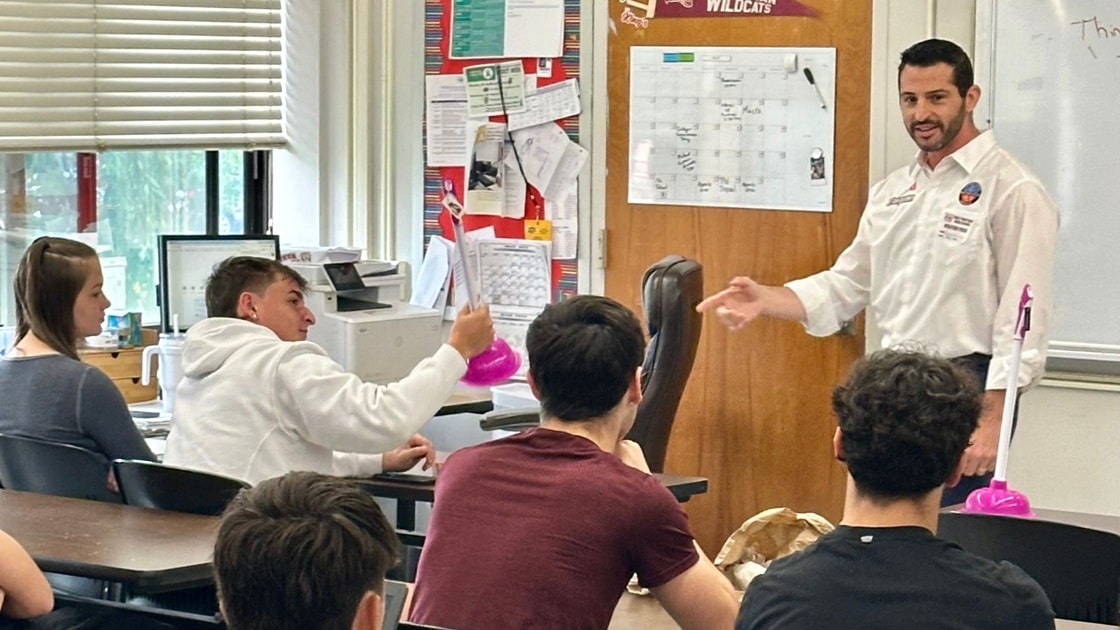 phil depaul speaking at ve international students